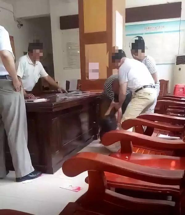 摆拍民政局打架被拘,摆拍民政局打架被拘留怎么办